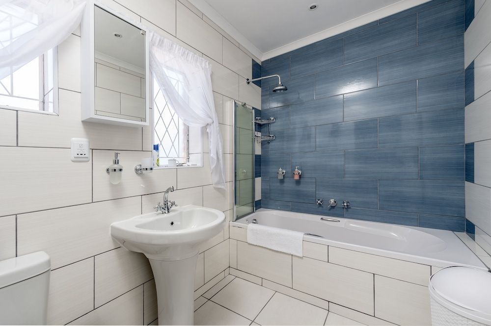 Dungbeetle River Lodge Deluxe Cottage (River Cottage ) 4