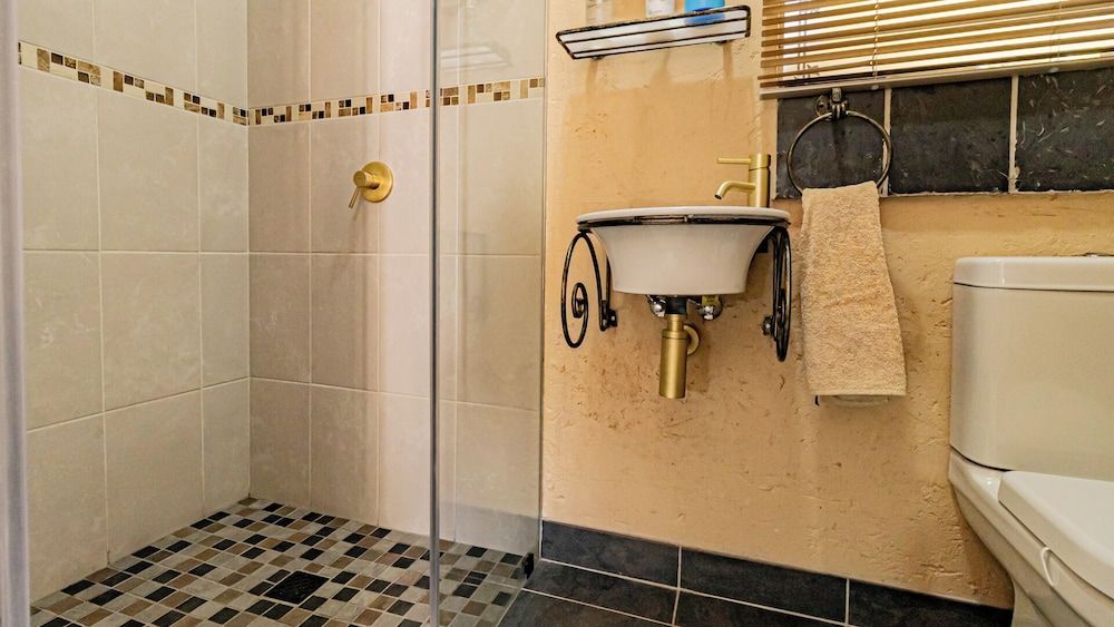 BnB on 8th Avenue Protea - Double/Twin Room 4