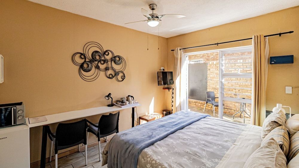 BnB on 8th Avenue Protea - Double/Twin Room 3