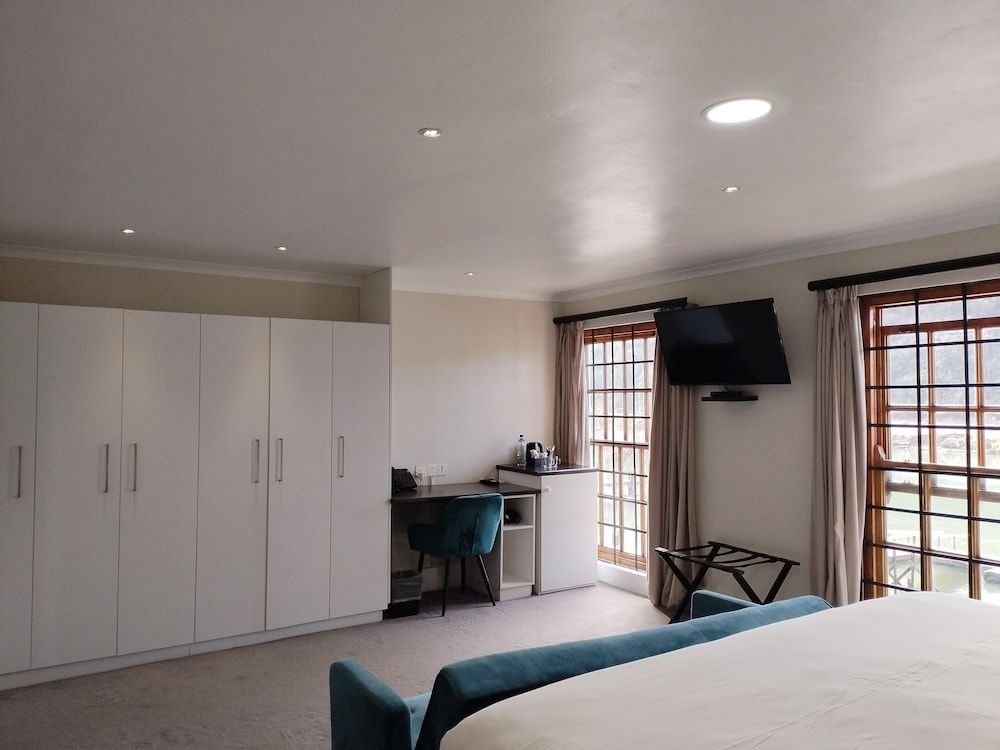 My Pond Hotel Suite (Twin) 6