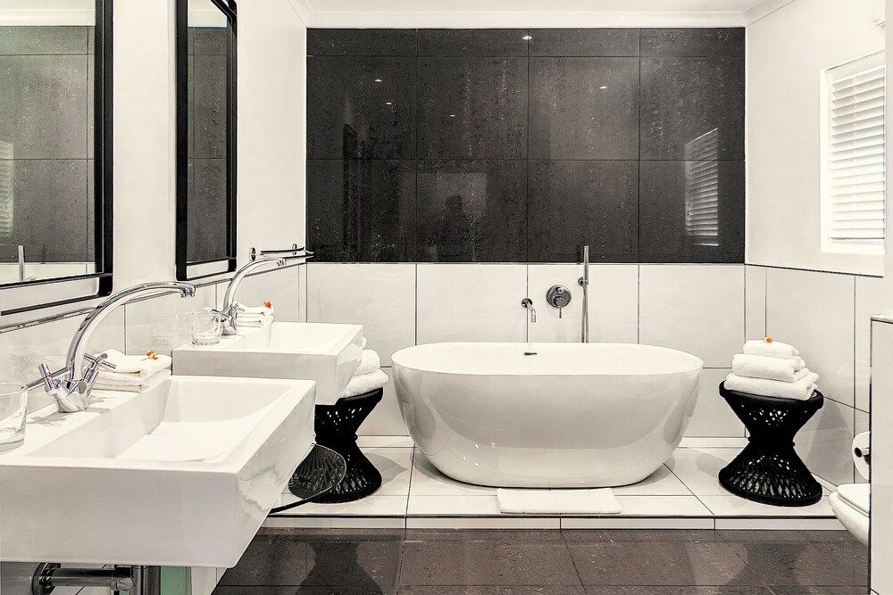 Villa Afrikana Guest Suites Owner's Suite 7