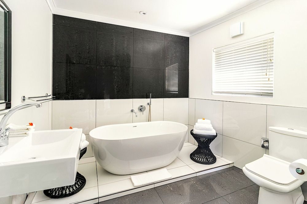 Villa Afrikana Guest Suites Owner's Suite 5