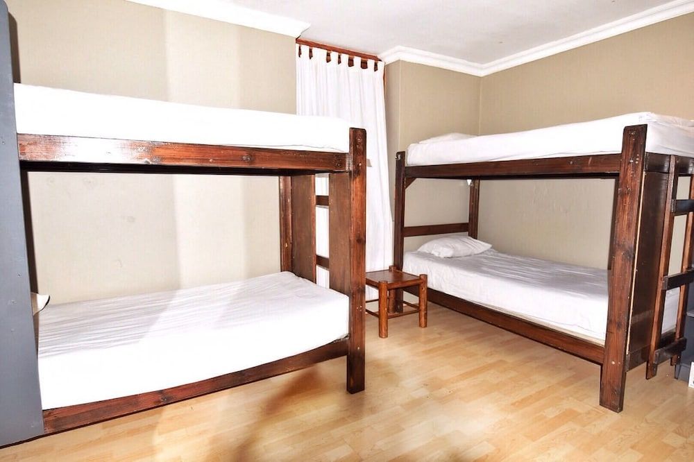 Cape Town Backpackers Shared Dormitory (10 beds)