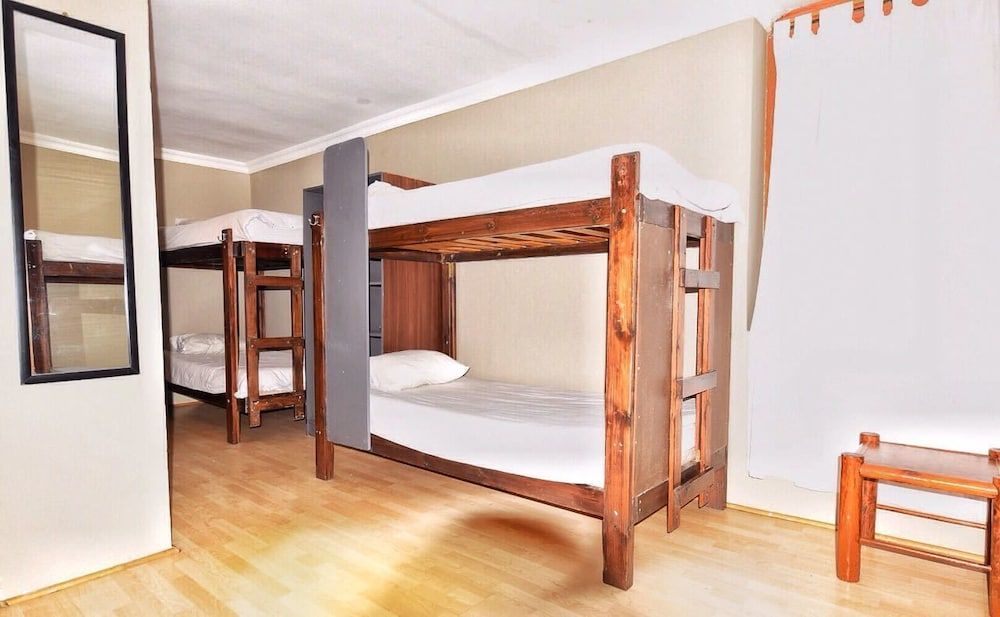 Cape Town Backpackers Shared Dormitory (10 beds) 2