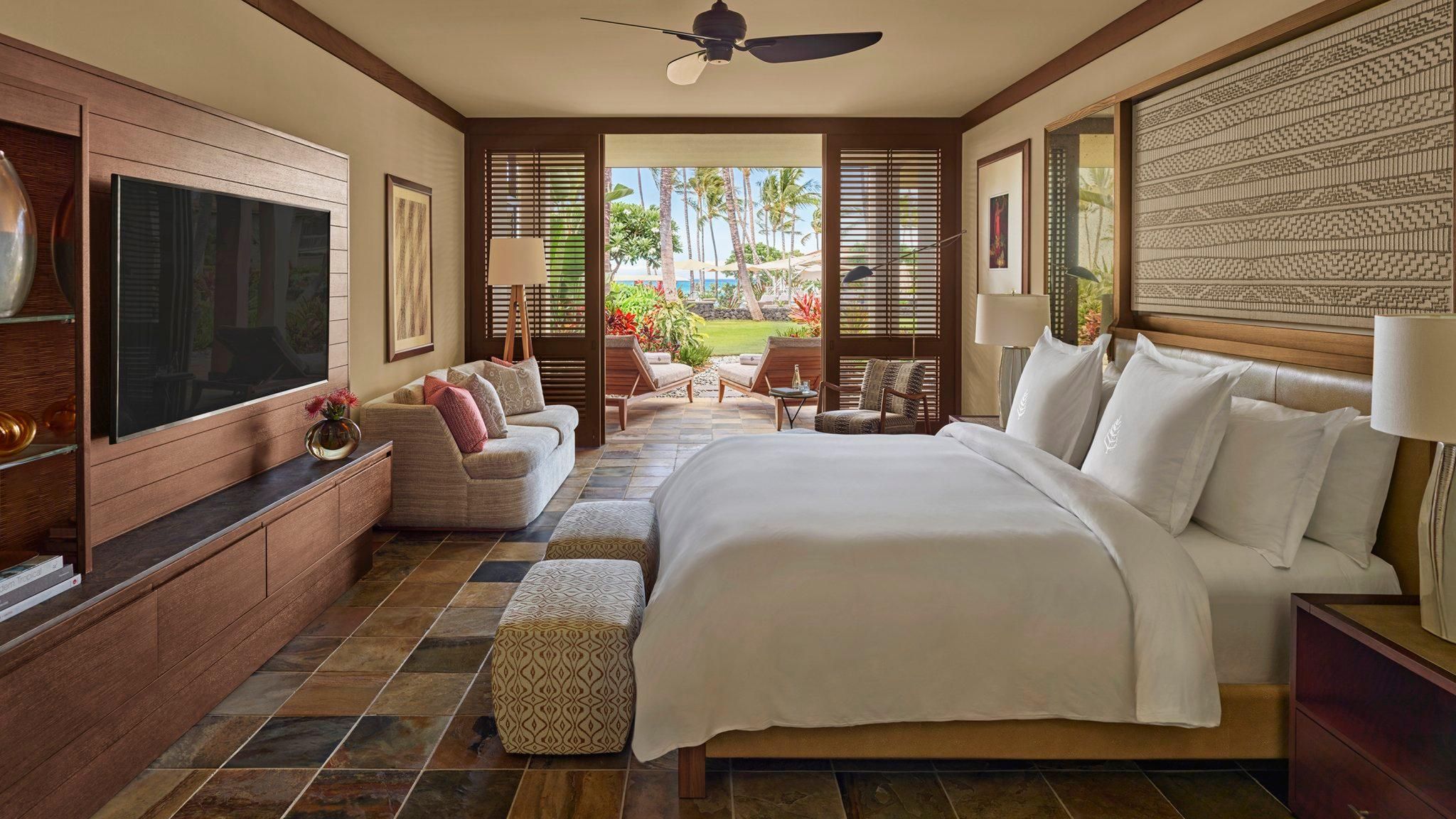 Ocean-View Room with one king bed