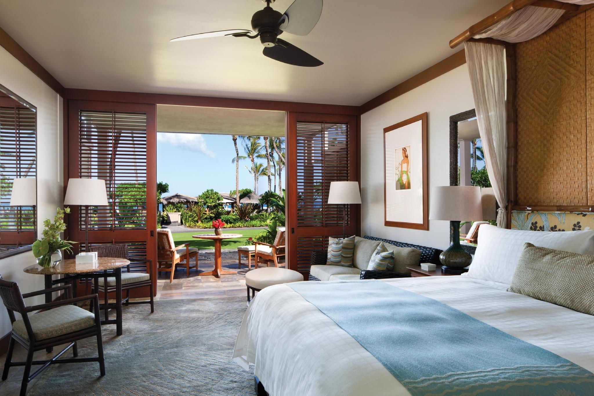 Poolside Room with one king bed