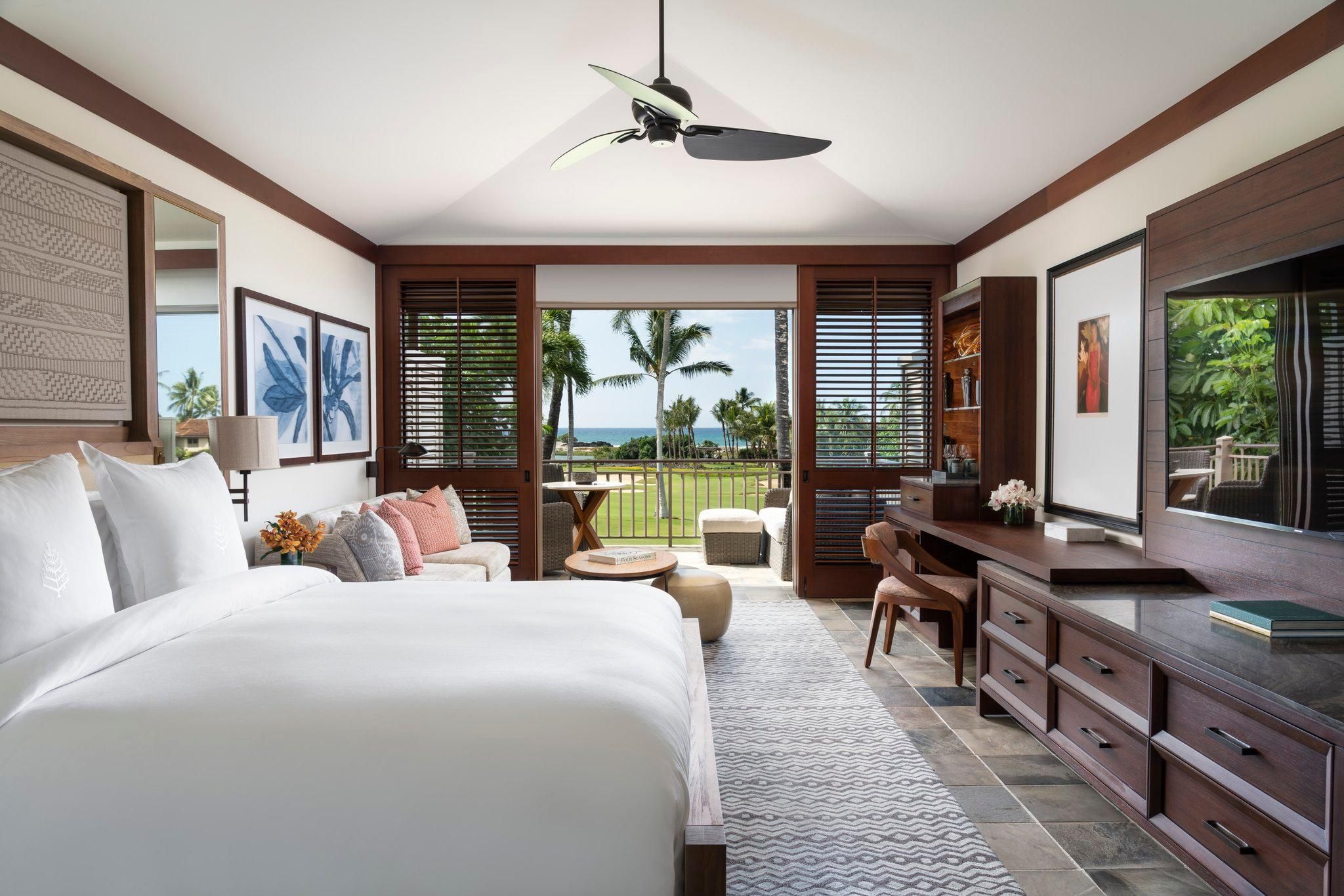 Ocean Golf View Room with one king bed