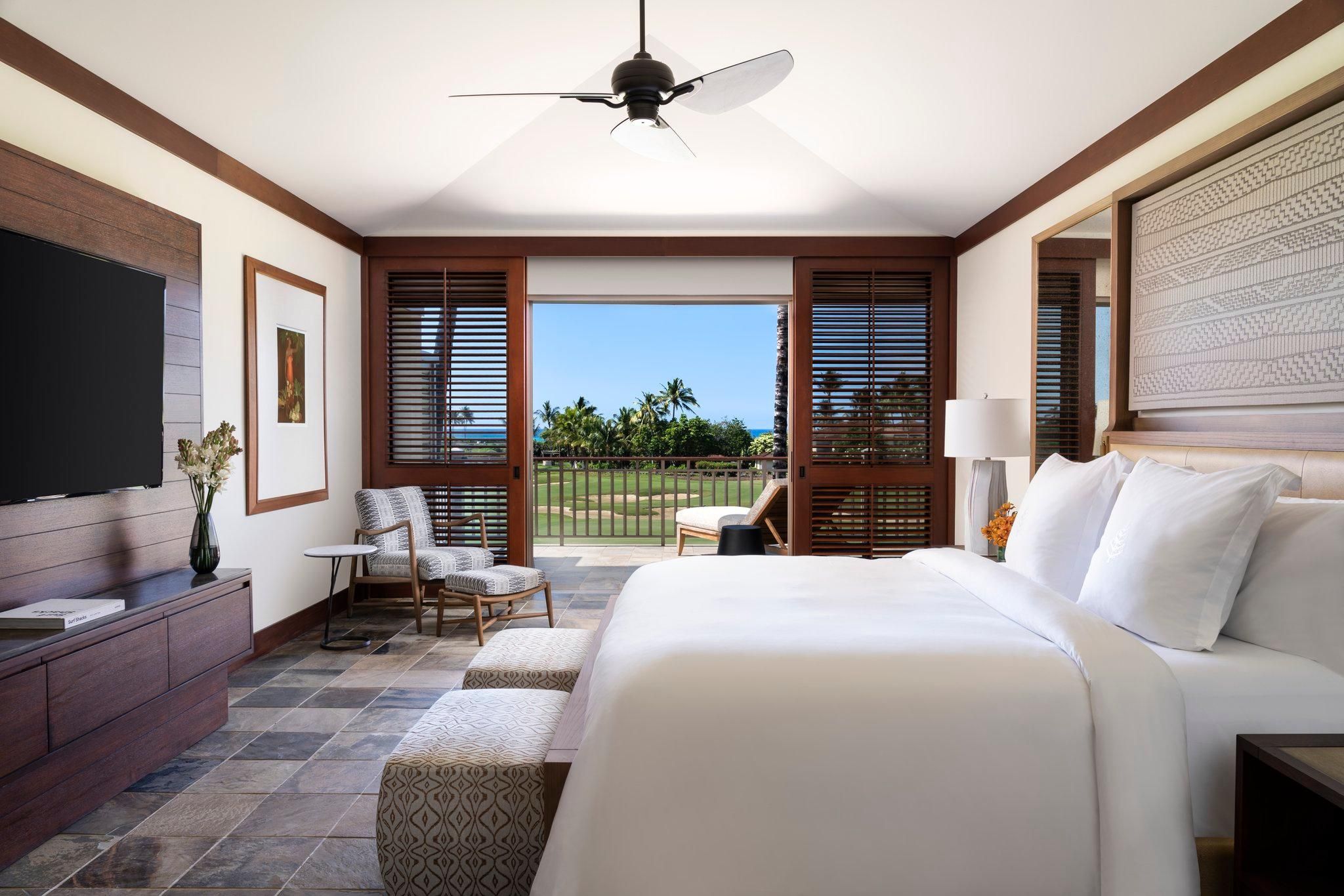 Ocean Golf View Room with one king bed