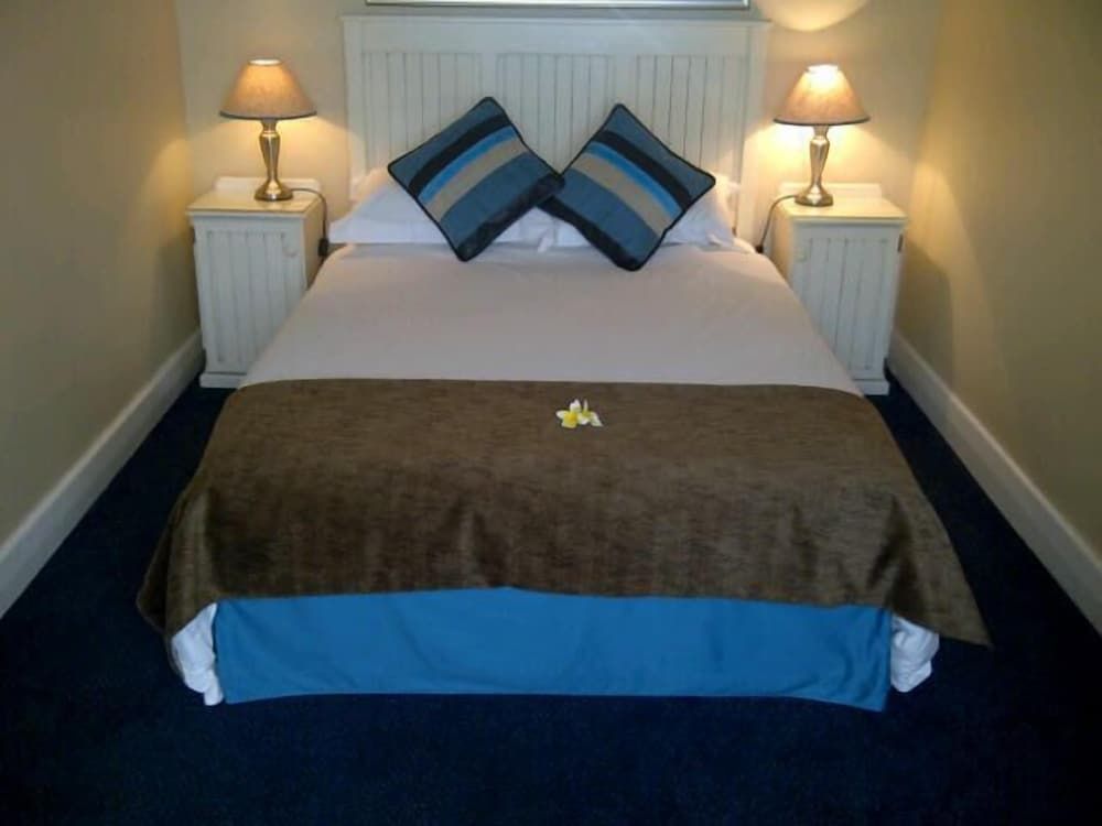 undefined The Russel Hotel 10