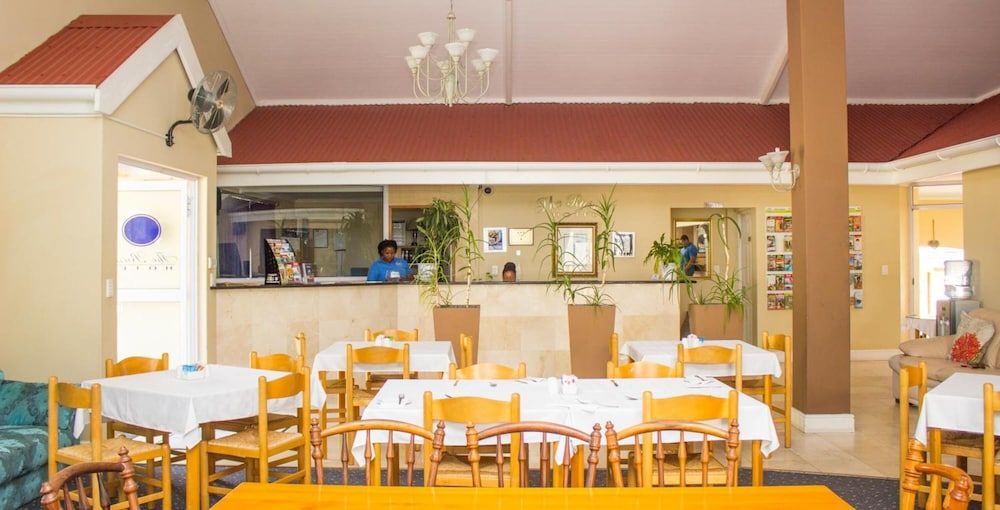 undefined The Russel Hotel 8