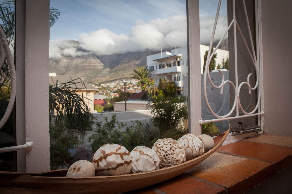 The Lions Guesthouse The Leopard Room 3