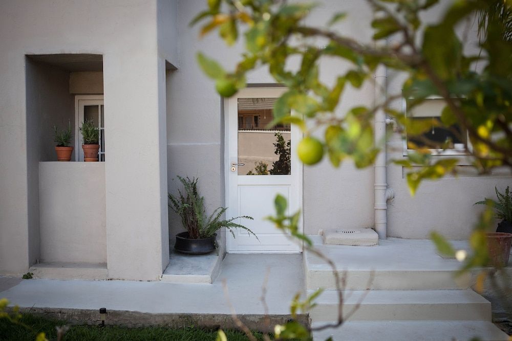 undefined The Lions Guesthouse 4