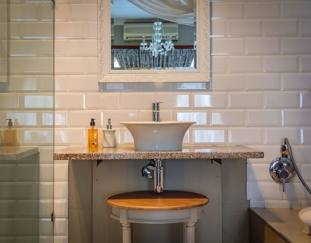 Berluda Farmhouse & Cottages Luxury Double Room 9