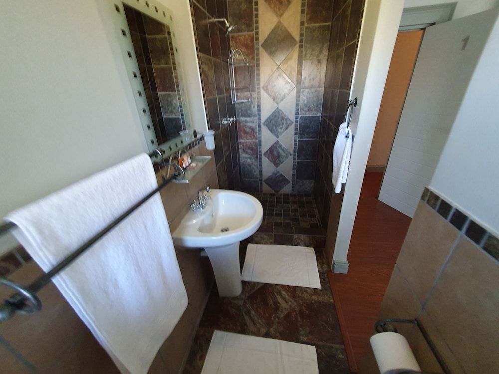 Alabaster Box B&B Double Room - Queen Room 2