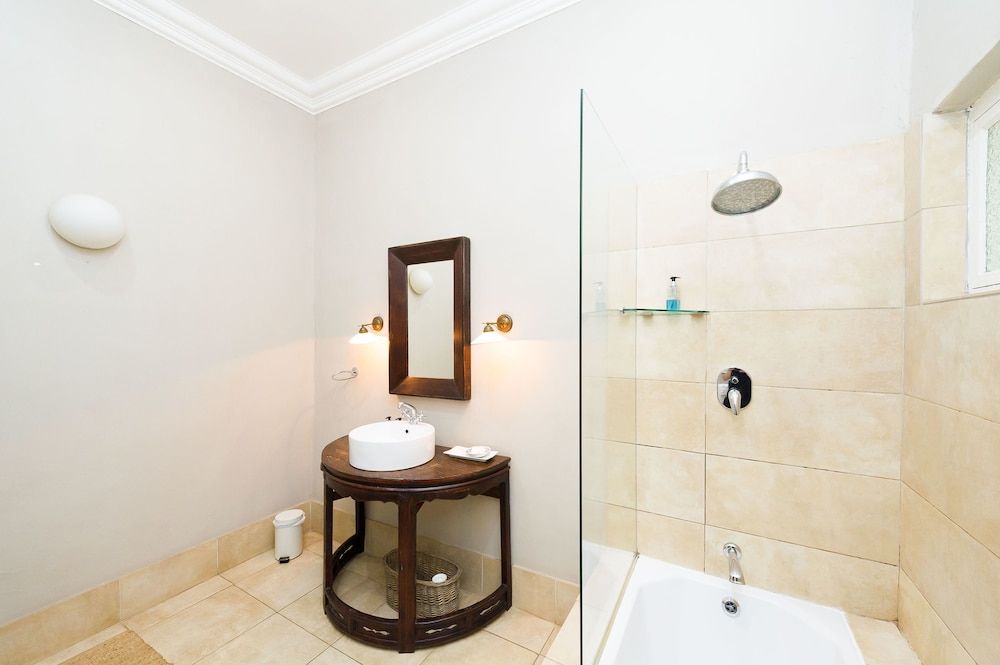 Osborne House - Guest House Luxury Room 7