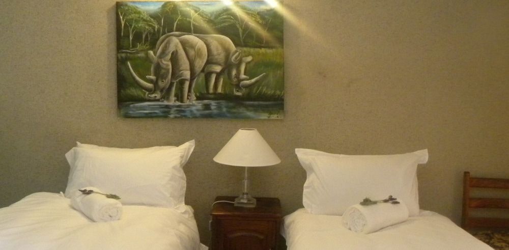 Twin Room (Large)