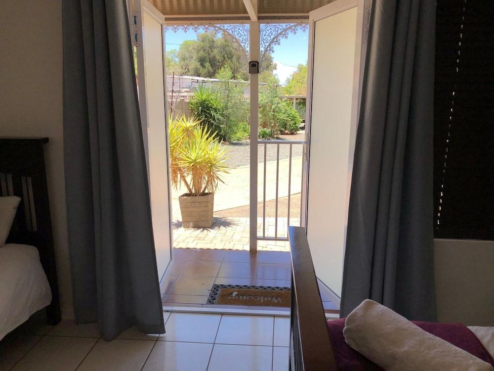 The Solomon Standard Triple Room, 1 Bedroom, Non Smoking, Kitchenette 4