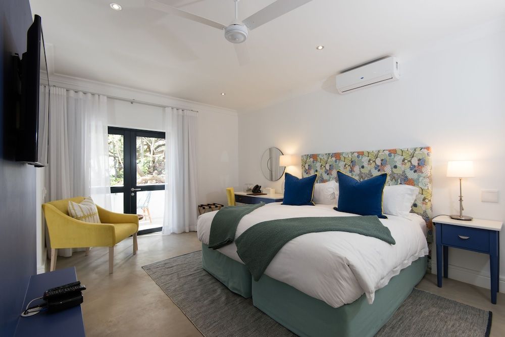 The Old Rectory Luxury Suite, Poolside 4