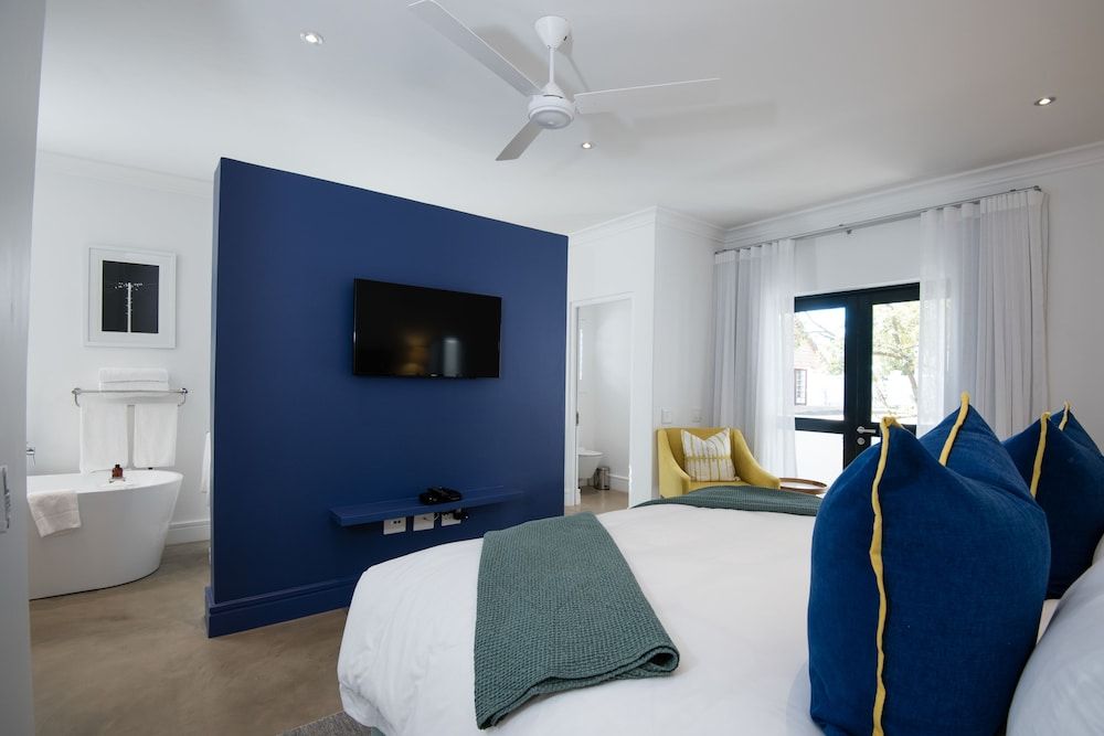 The Old Rectory Luxury Suite, Poolside 3