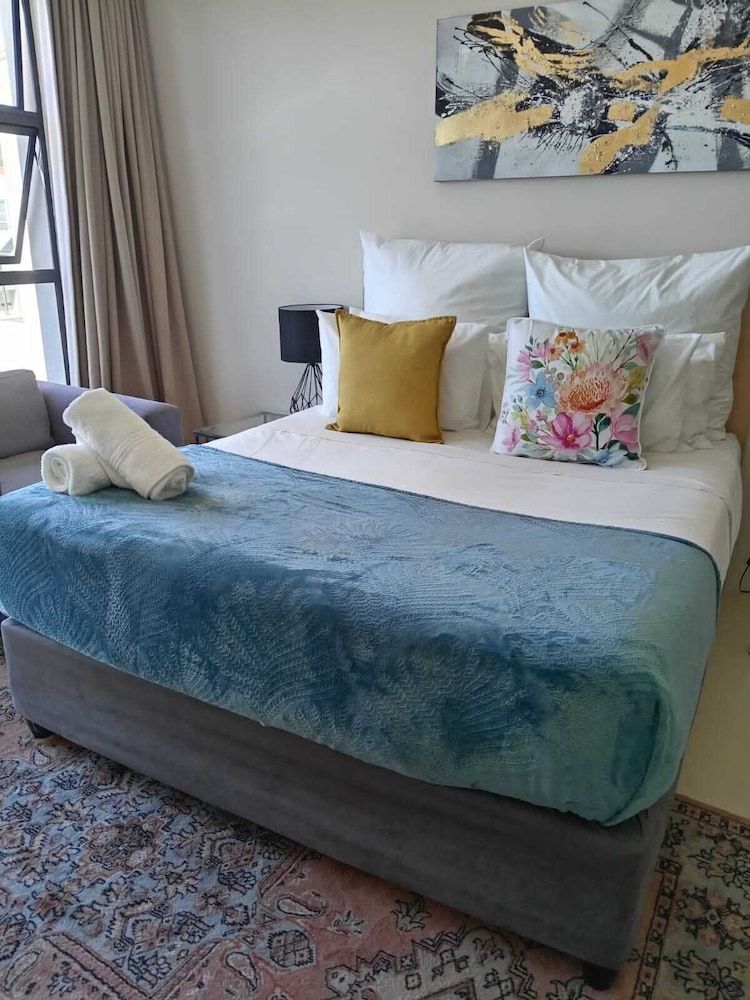 Sea-View Open Plan Top Level Rooms