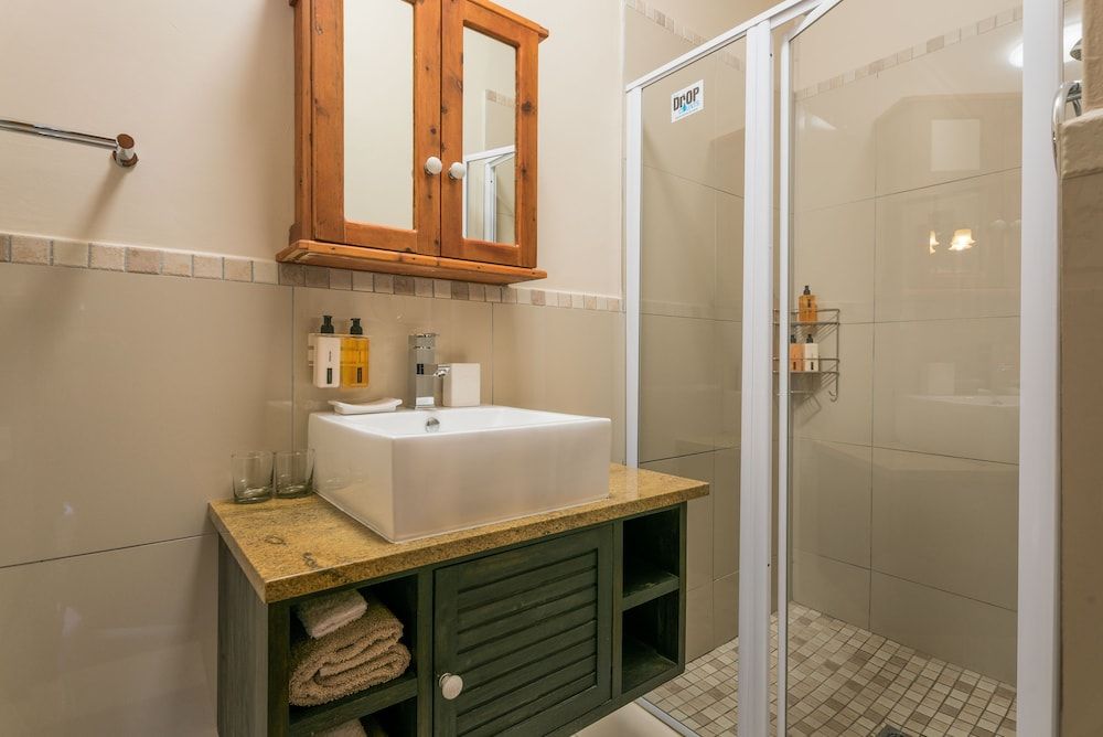 Caledon23 Country House Deluxe Double Room, 1 Bedroom, Private Bathroom, Courtyard Area 6