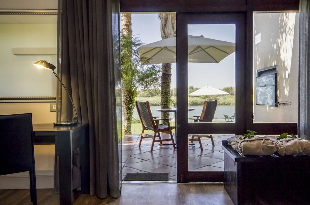 River Place Manor De-Luxe River Facing 4