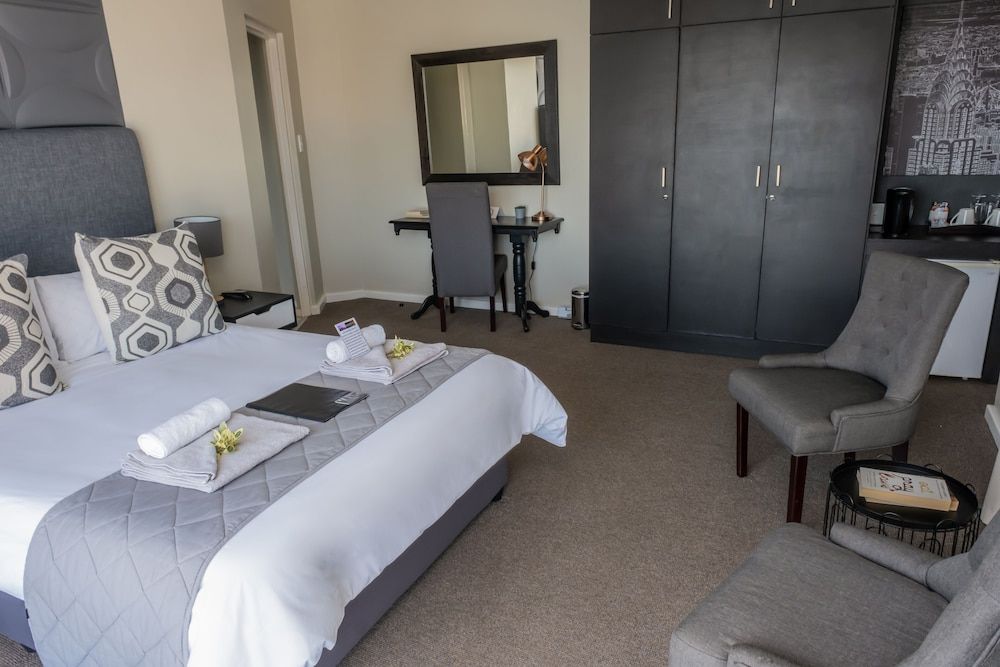 Deluxe Room, 1 Double Bed, Non Smoking, Mountain View
