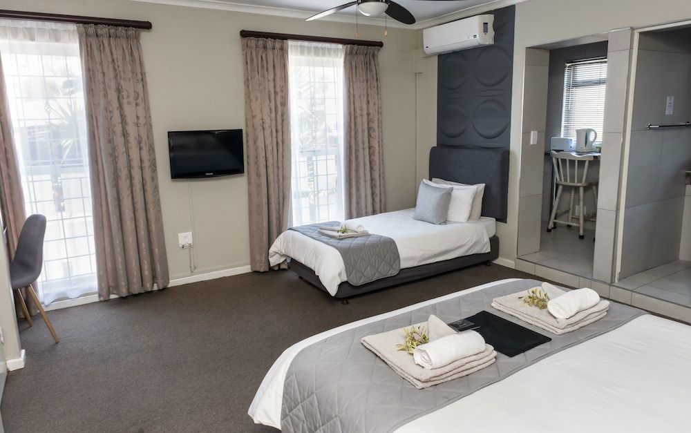 undefined Plattekloof Premium Lodge 6