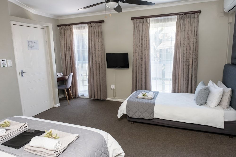 undefined Plattekloof Premium Lodge 7