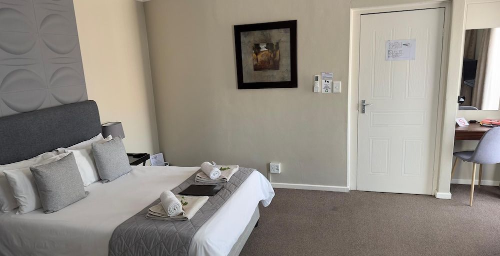 undefined Plattekloof Premium Lodge 9