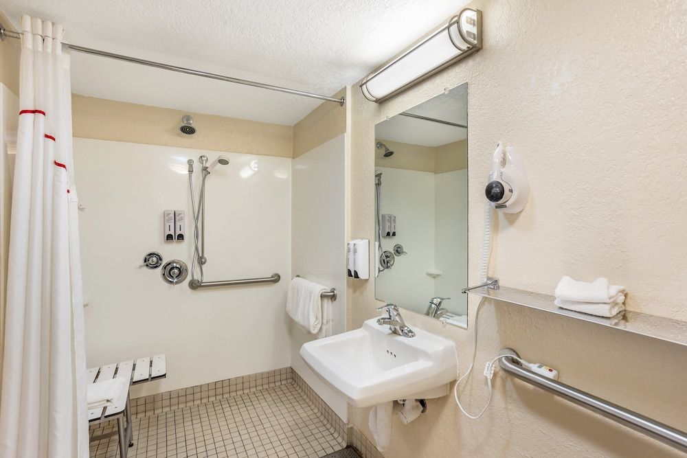 Red Roof Inn Danville, PA Business Room, 1 King Bed, Accessible (Smoke Free) 7