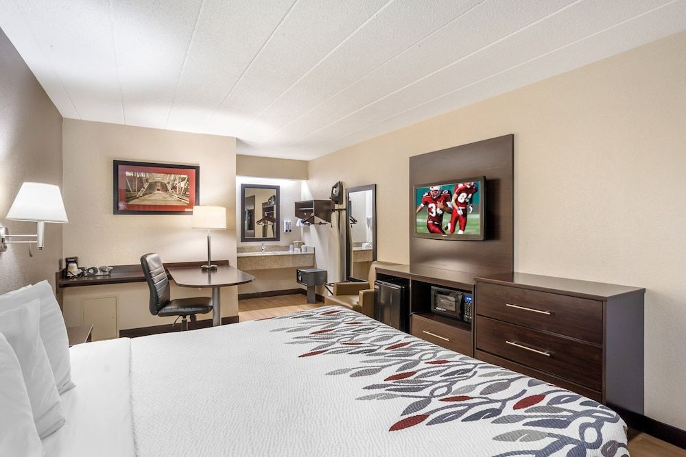 Red Roof Inn Danville, PA Superior Room, 1 King Bed (Smoke Free)