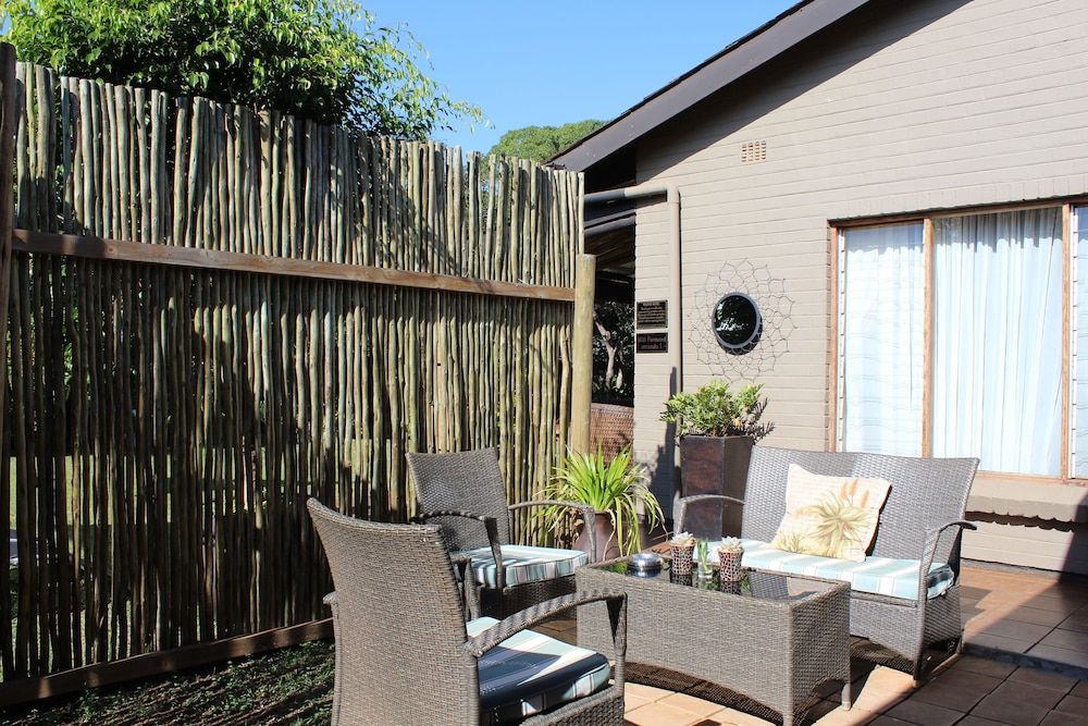 Ama Zulu Guesthouse and Safaris Family Suite 10