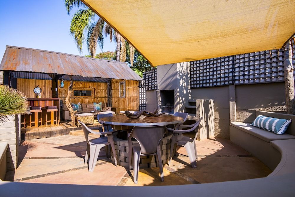 Ama Zulu Guesthouse and Safaris Deluxe Apartment 15