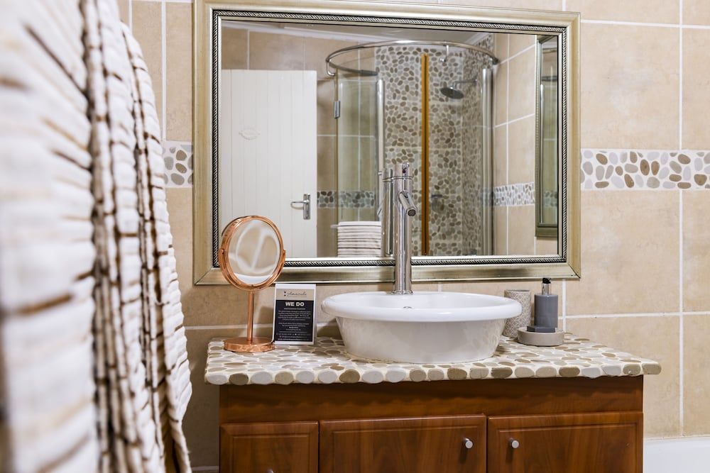 Ama Zulu Guesthouse and Safaris Family Suite 14