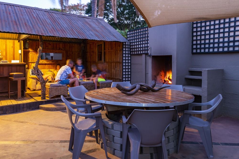 Ama Zulu Guesthouse and Safaris Deluxe Apartment 11