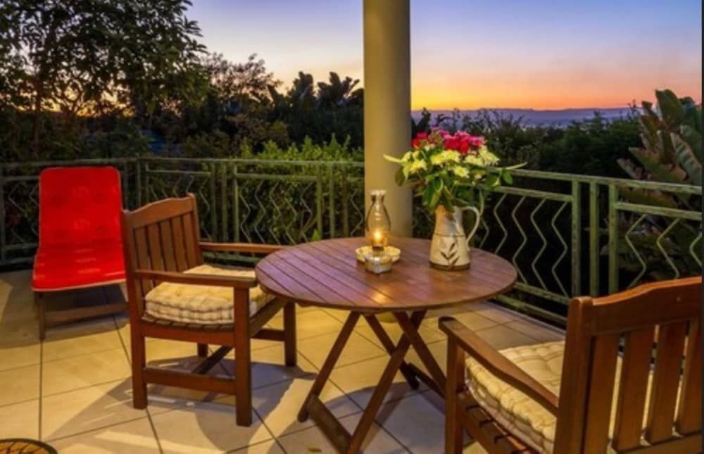 Jorn's Gastehaus Panoramic Studio Suite, 1 King Bed, Jetted Tub, Mountain View 5