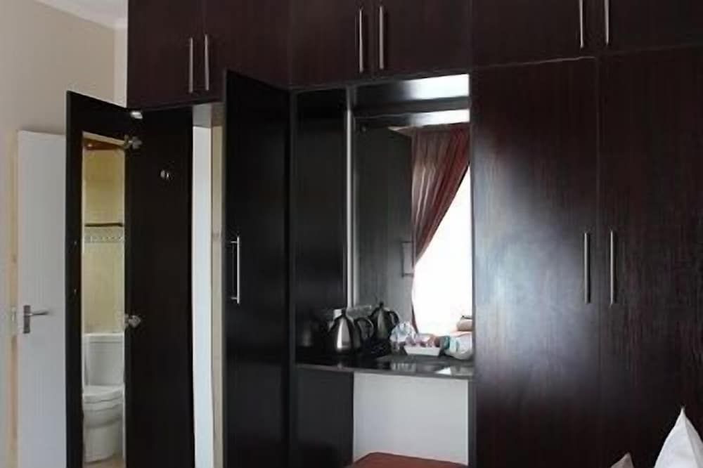 Big Five Guest House Standard Room 14