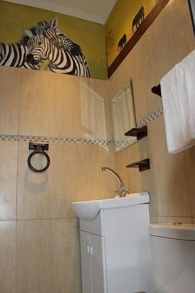 Big Five Guest House Standard Room 9