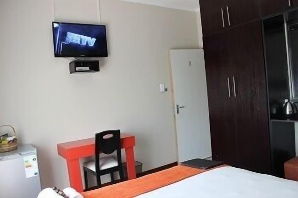 Big Five Guest House Standard Room 15