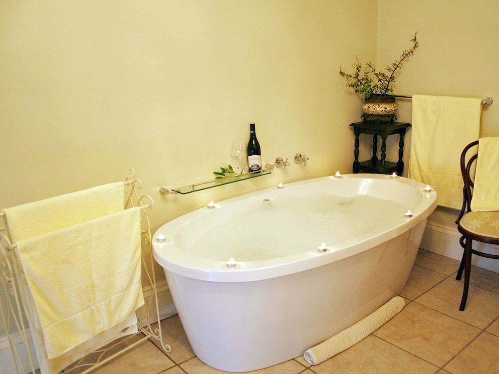 Leeuwenbosch Shearers Lodge Family Room 4