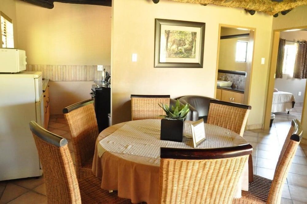Ukutula Lodge & Game Reserve Family Chalet, 2 Bedrooms (Six Bed) 4