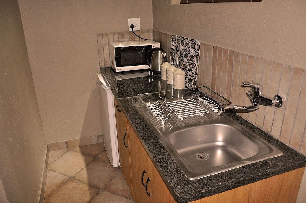 Ukutula Lodge & Game Reserve Chalet (Primo) 3