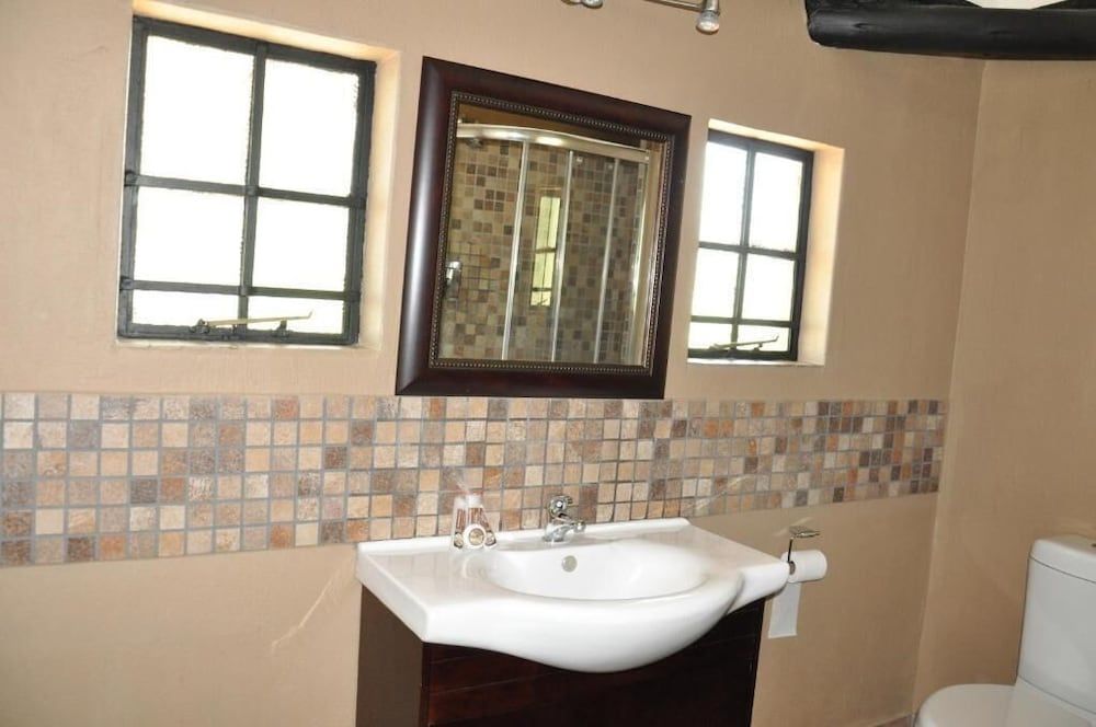 Ukutula Lodge & Game Reserve Family Chalet (Four Bed) 5