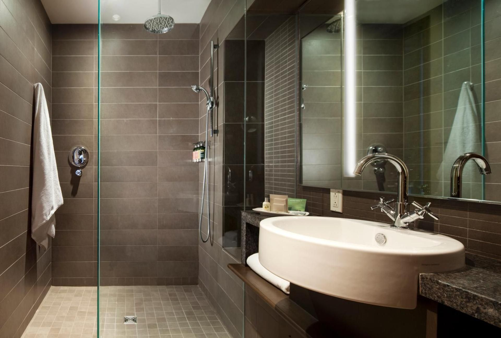 Hotel 71 by Preferred Hotels & Resorts Classic Room 3