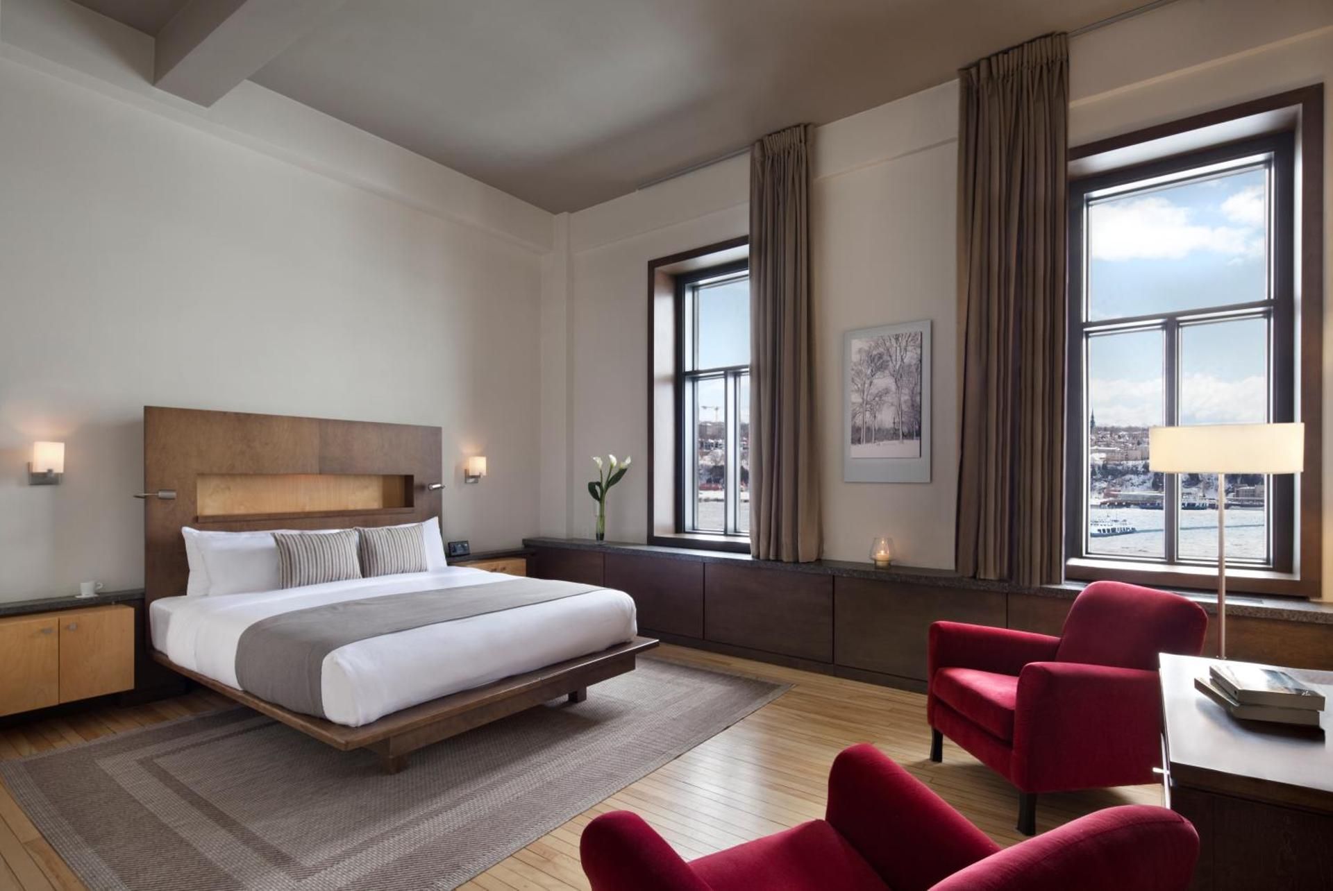 Deluxe King Room