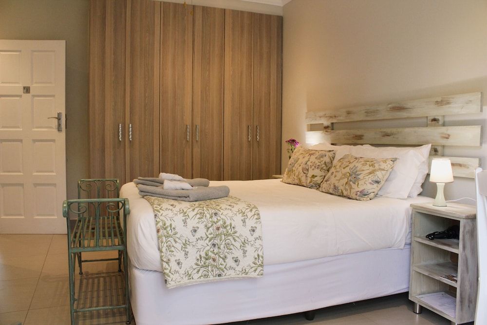 Queen Room Deluxe
