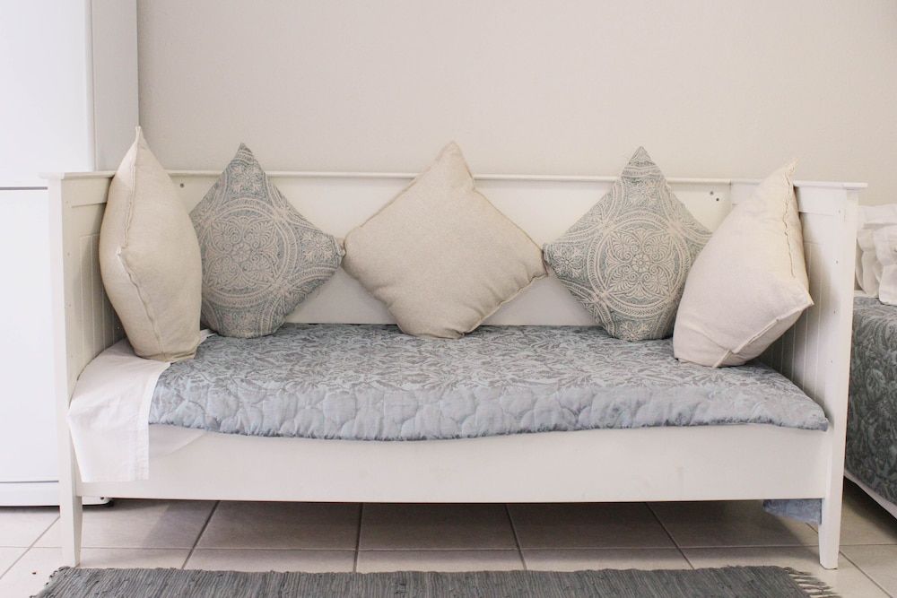 Vineyard on the Hill Guest House Self-Catering Family Room 3