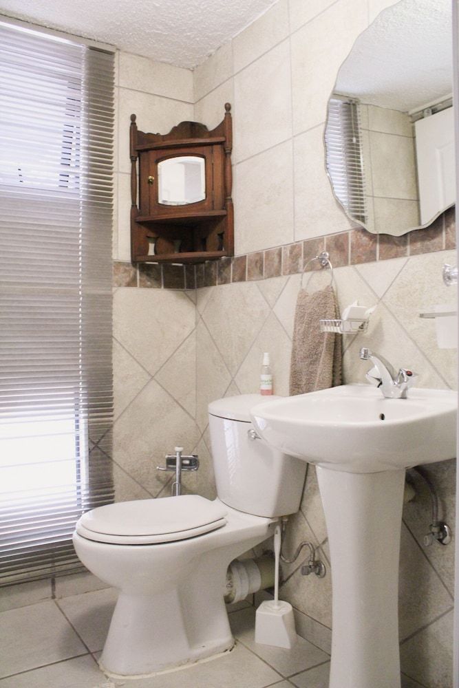 Vineyard on the Hill Guest House Self-Catering Family Room 7