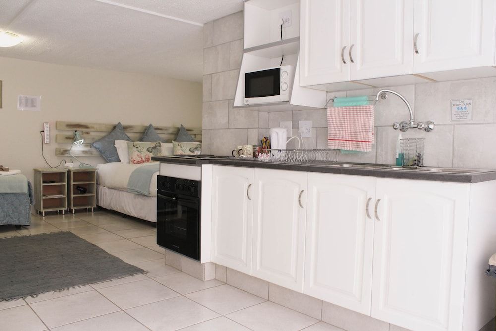 Vineyard on the Hill Guest House Self-Catering Family Room 2